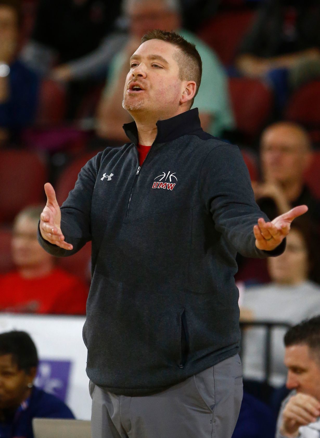 Montana Western beats Lyon